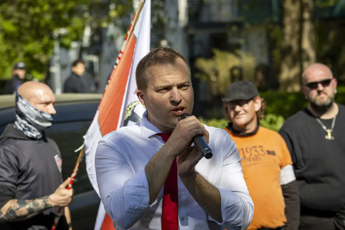 Maßgeblich Organisiert wurde die Veranstaltung durch den Hamburger Neonazi Lennart Schwarzbach, welcher auf die Infrastruktur des ehemaligen "Die Rechte" Landesverbandes aus Niedersachsen zurückgreifen konnte.