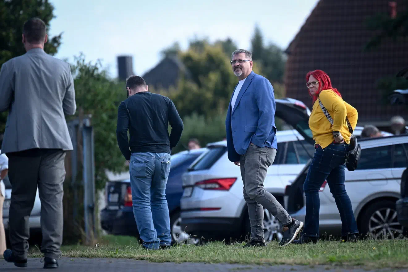 Inhaltlich spannend war die Veranstaltung vor allem aufgrund der eingeladenen Gäste rund um Anja Arndt und Matthias Helferich sowie des gemeinsamen Schulterschlusses dieser beiden Lager.