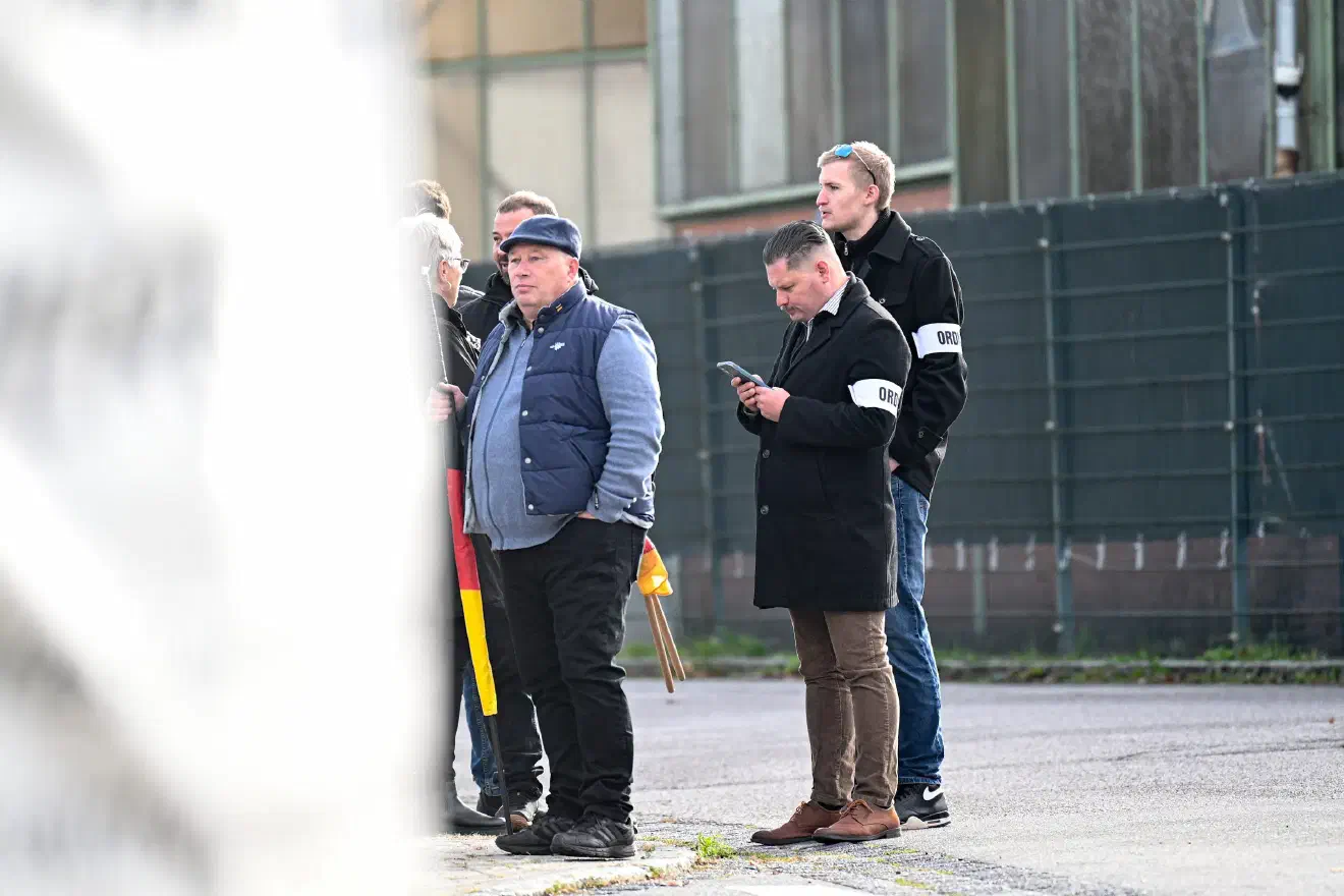Die Verbindungen in die Neonaziszene reichten dabei weit über den Sicherheitsdienst und die mobilisierten Teilnehmenden hinaus – sondern fanden sich ebenfalls hinreichend in den Organisationsstrukturen der Veranstaltung.