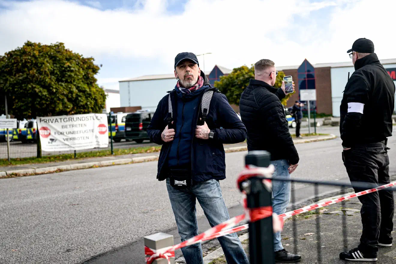 Trotz des zunehmend offenen Schulterschlusses mit der Neonaziszene blieb der Mobilisierungerfolg begrenzt: Am 17. Oktober kamen in Neumünster rund 150 Anhänger:innen zu dem Aufmarsch, angemeldet waren ursprünglich 500.