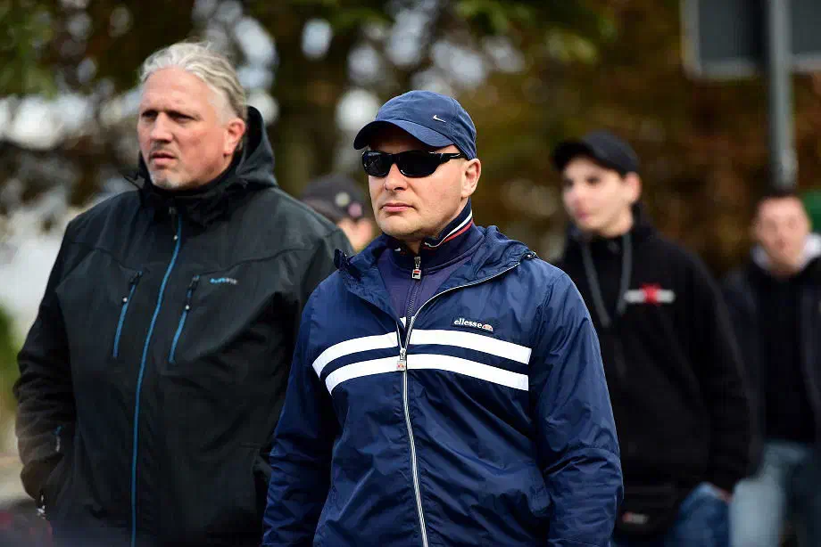 Combat 18 Anführer Will Browning am 08.10.2016 in Dortmund. Der letzte bekannt gewordene Auftritt von Browning in der Bundesrepublik liegt über 15 Jahre zurück. Zum damaligen Zeitpunkt, im Jahr 1999 absolvierte Browning mit seiner damligen Band, der "White Power"-Nazirockband "No Remorse" in Brandenburg ein Konzert. "No Remorse", als wichtiges Propagandainstrument von Blood & Honour galt bis zu ihrer Auflösung als eine der radikalsten Musikgruppen der neonazistischen Szene... 