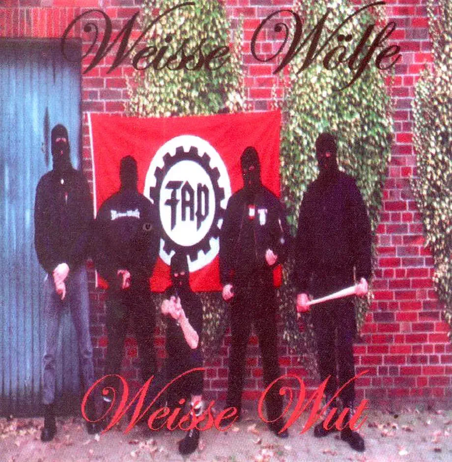 Bei einem weiteren Bandprojekt von Gottschalk soll es sich um die Combat 18-nahe Musikgruppe "Weisse Wölfe" gehandelt haben. Die Bezeichnung "Weisse Wölfe" soll dabei dem Combat 18-Gründnungsmanifest "The Way Forward" entlehnt sein...