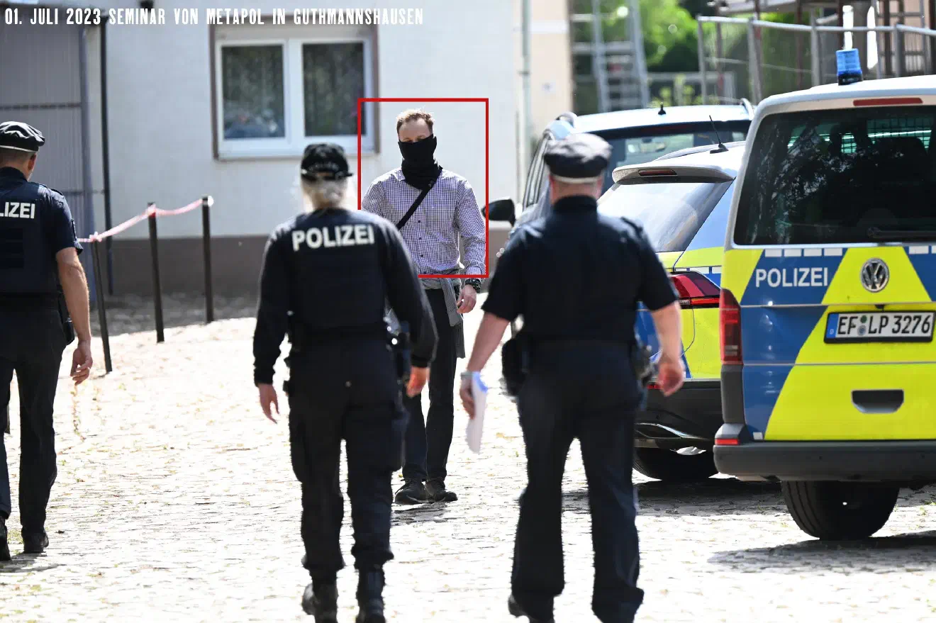 Es geht MetaPol darum, die Demokratie in ihrem Kern von Freiheit und Gleichheit zu zerstören, rassenbiologische Konstrukte zu verbreiten und die offene Gesellschaft in eine feindselige, unsolidarische und kampfbereite Gemeinschaft zu verwandeln.(frei nach Samuel Salzborn) 